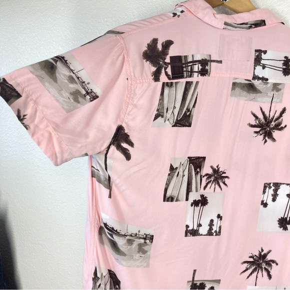 Hollister Mens Beach Shirt Small Pink Button Down Short Sleeve skatepark print - Picture 8 of 14